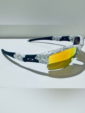New Oakley Flak Jacket XLJ Ghost White/Both Fire & Positive Red Polarized lenses